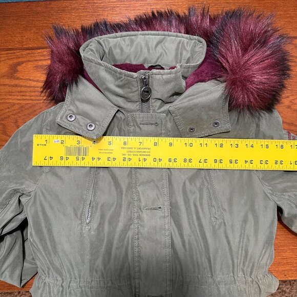 Abercrombie & Fitch Kids Green Parka Coat - Faux Fur Hood - Size 11/12 - Picture 9 of 9